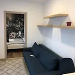 Varosi Menedek 아파트