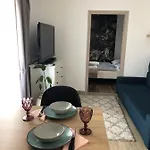 아파트 Varosi Menedek *