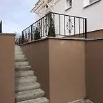 아파트 Varosi Menedek *