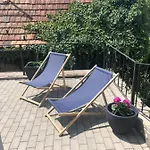 Varosi Menedek 아파트