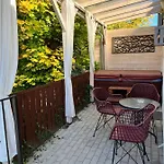 Varosi Menedek 아파트 베스프렘