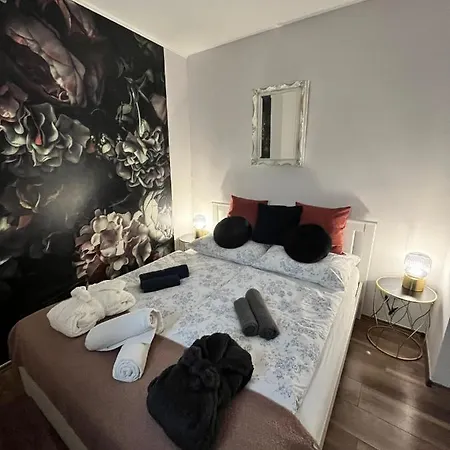 Apartment Varosi Menedek